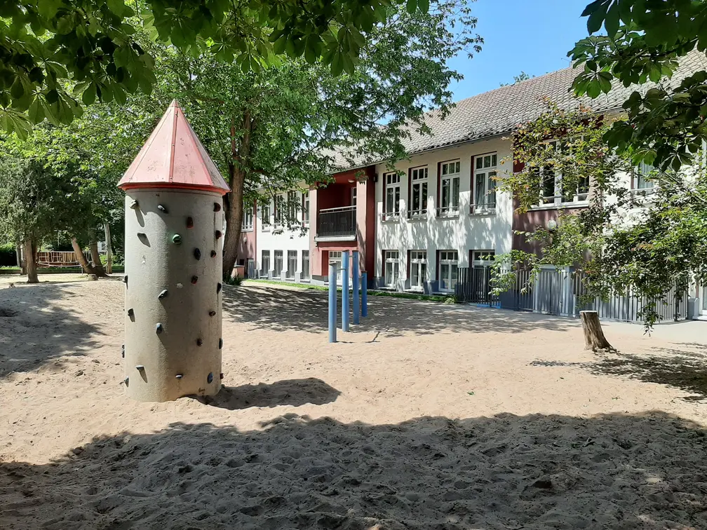 Der Schulhof der Schloss-Schule